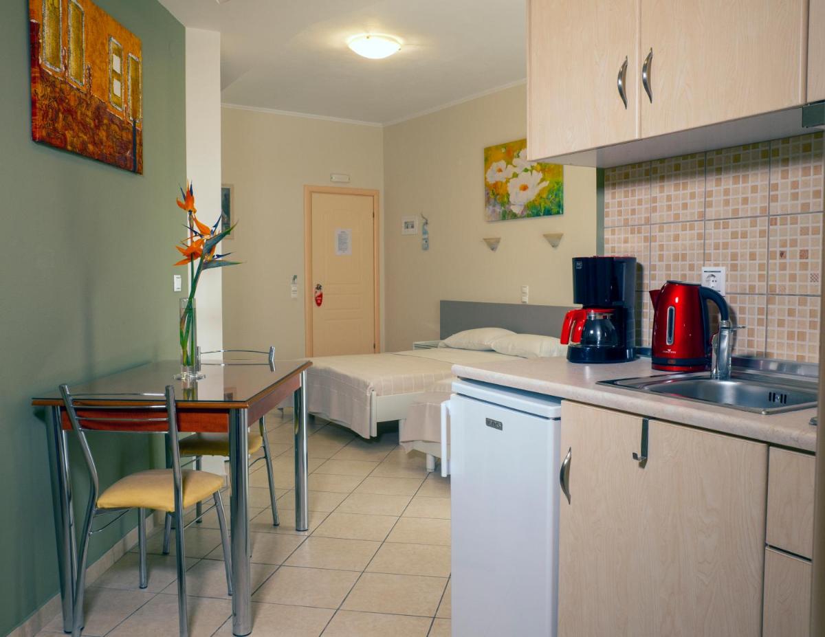 Hotel Loukas Vrachos - Housity