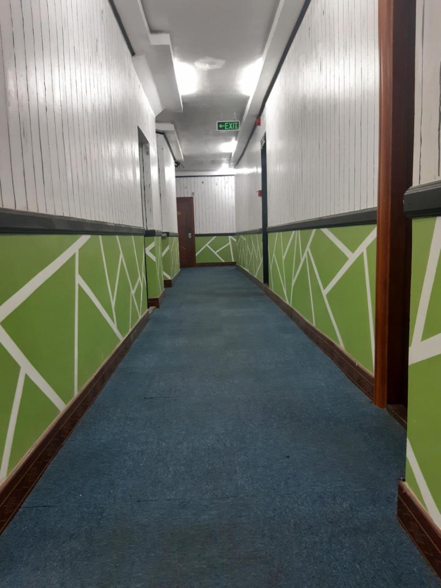 999 Hotel - Housity