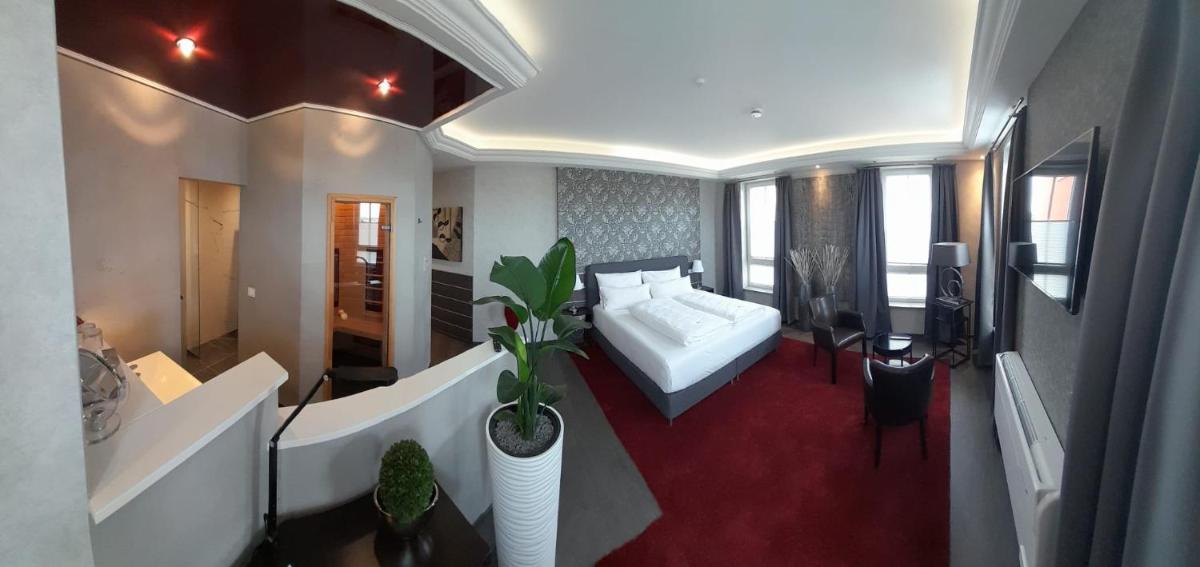 Hotel Garni am Schloss - Housity