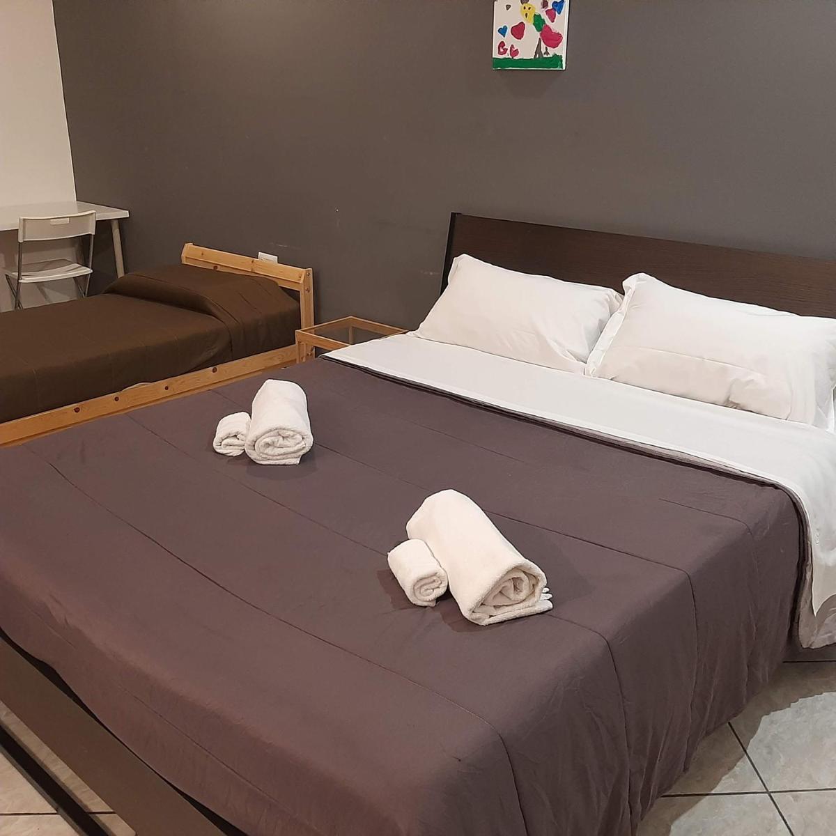 Suitetrails - Napoli House Apartment