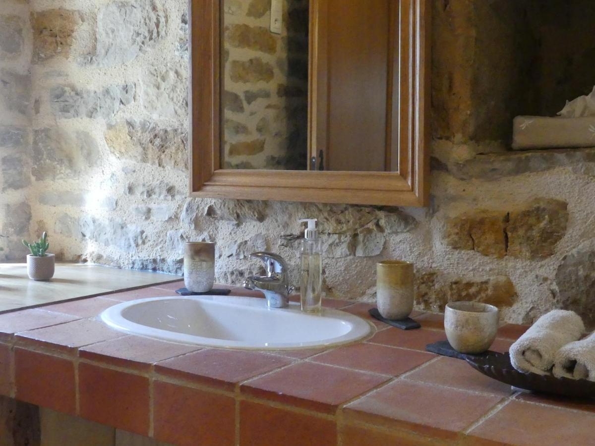 Gîte Fleurs d'eau, Le Hameau du Quercy, charme, calme, piscine naturelle - Housity