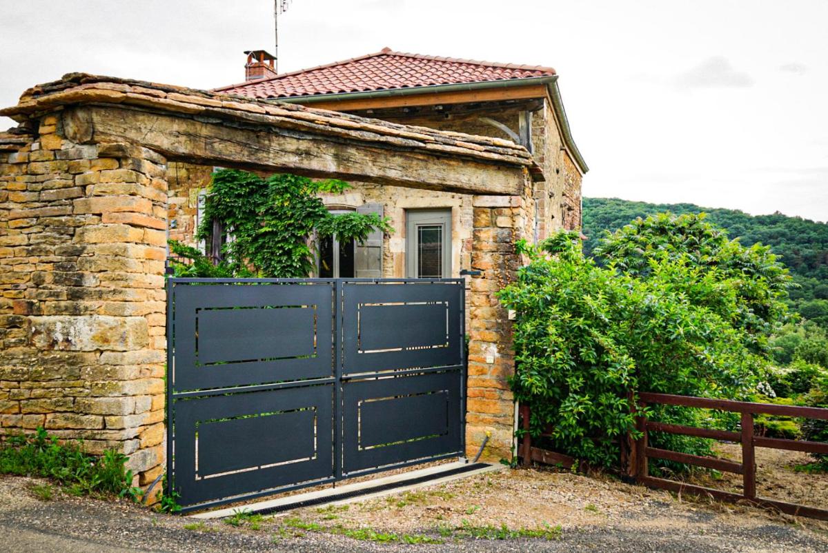 LE CLOS DES PIERRES ROUGES - Housity