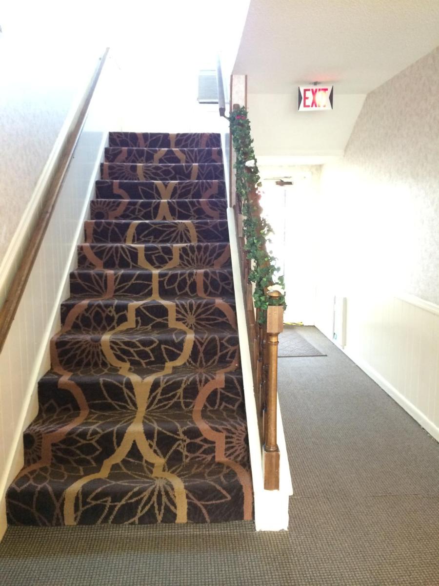 Island Inn - Housity