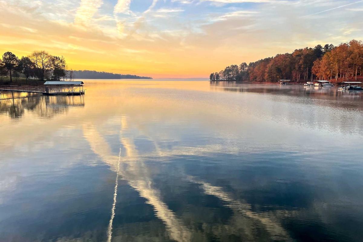 Bright Oasis on Lake Hartwell with Boat Dock! - Housity