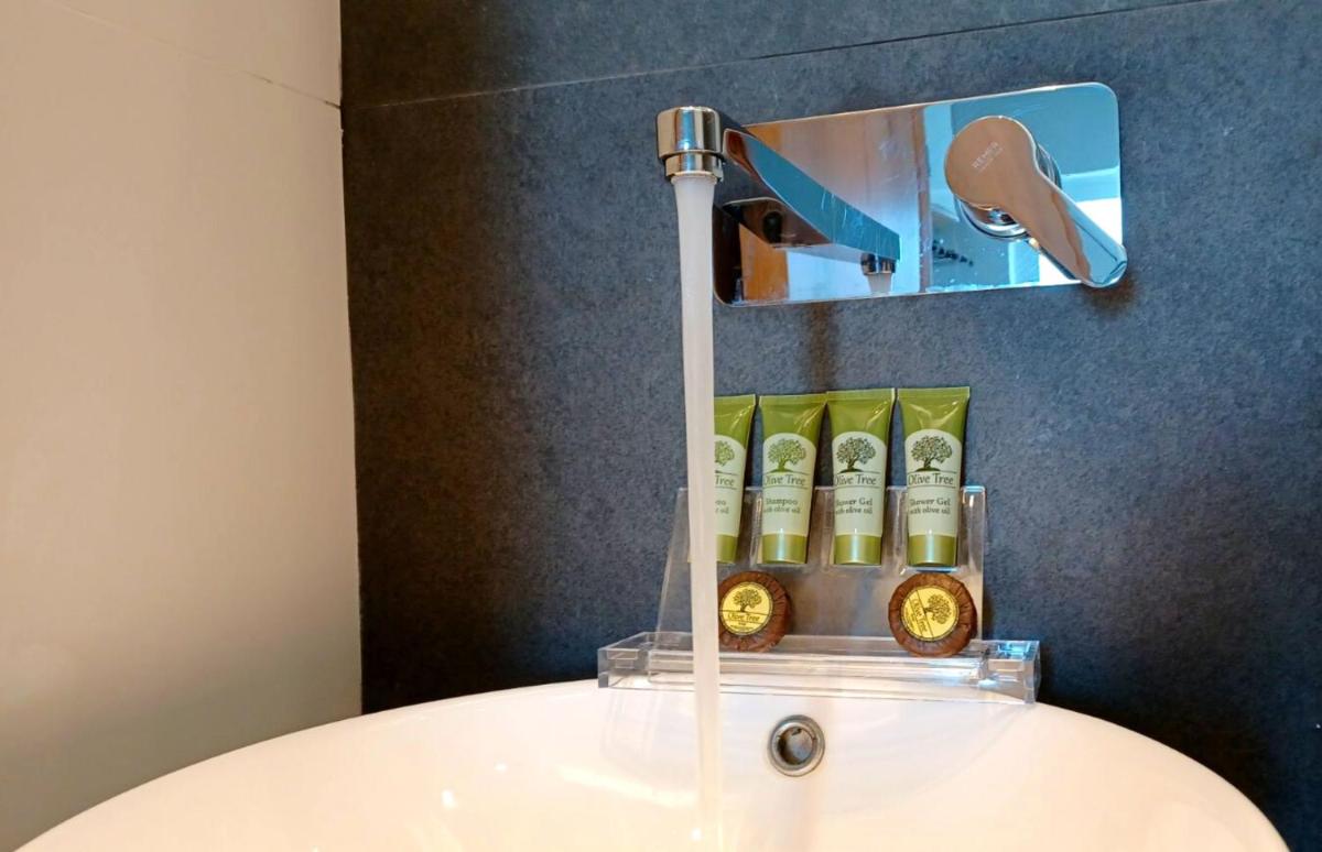 En Plo Studios & Apartments - Housity