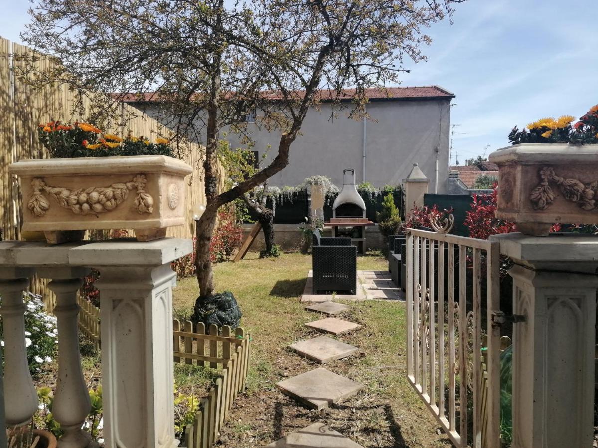 Alexis House - Housity