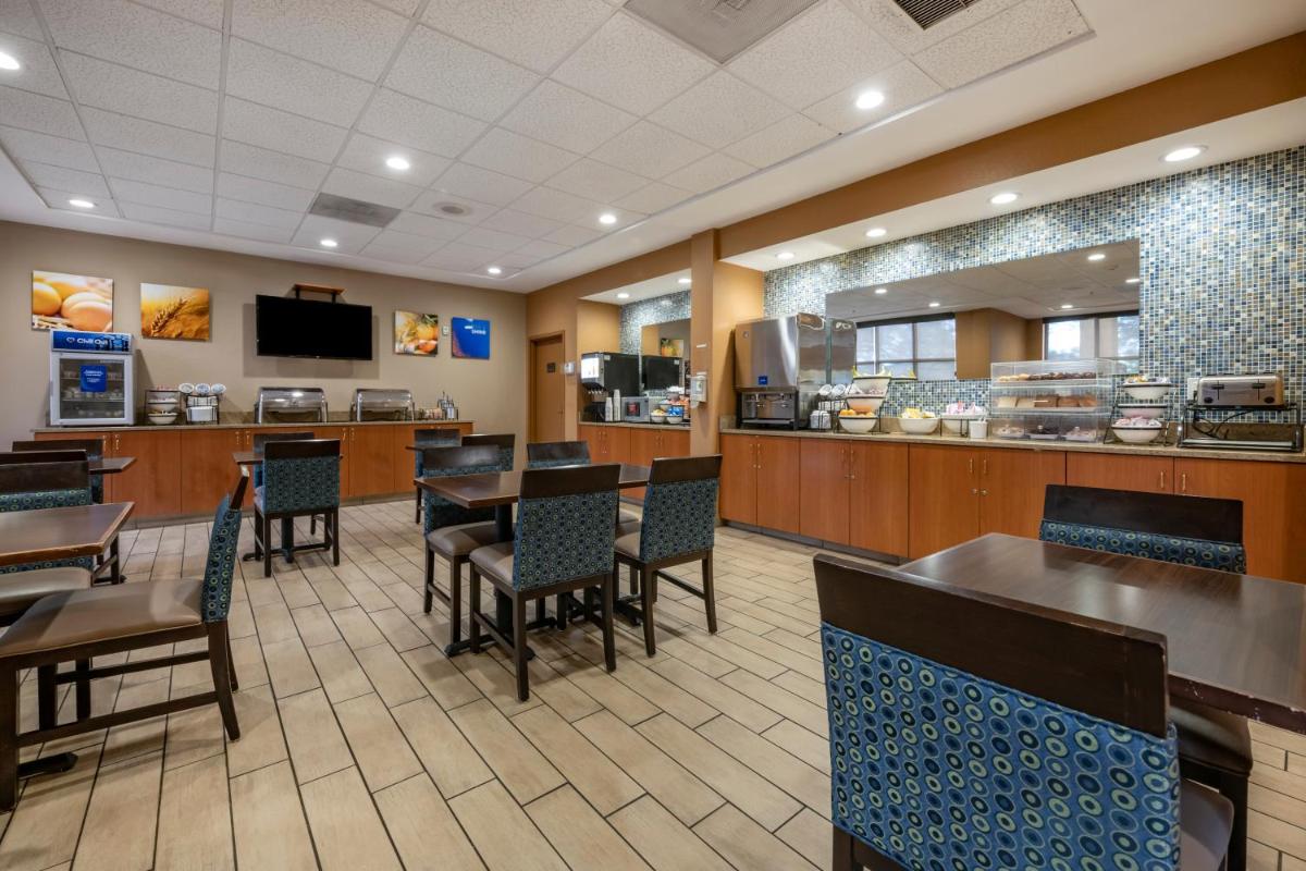 Comfort Inn & Suites Orlando North - Housity