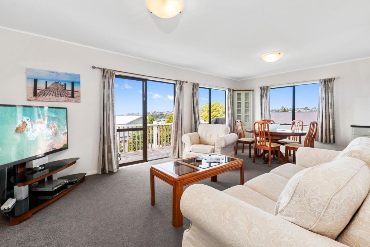 Suitetrails - Snells Seaside Bach - Snells Beach Holiday Home