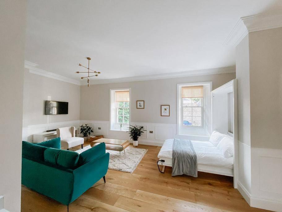 SWALEDALE, OLD SCHOOL ROOMS - Luxury Apartment in Richmond, North Yorkshire - Housity