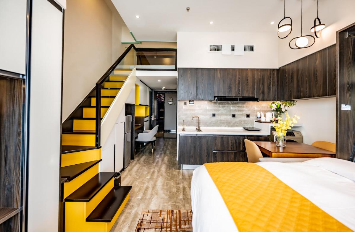 Shining Star Hot Spring Hotel - Housity