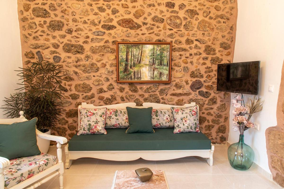 Suitetrails - Polidoros house