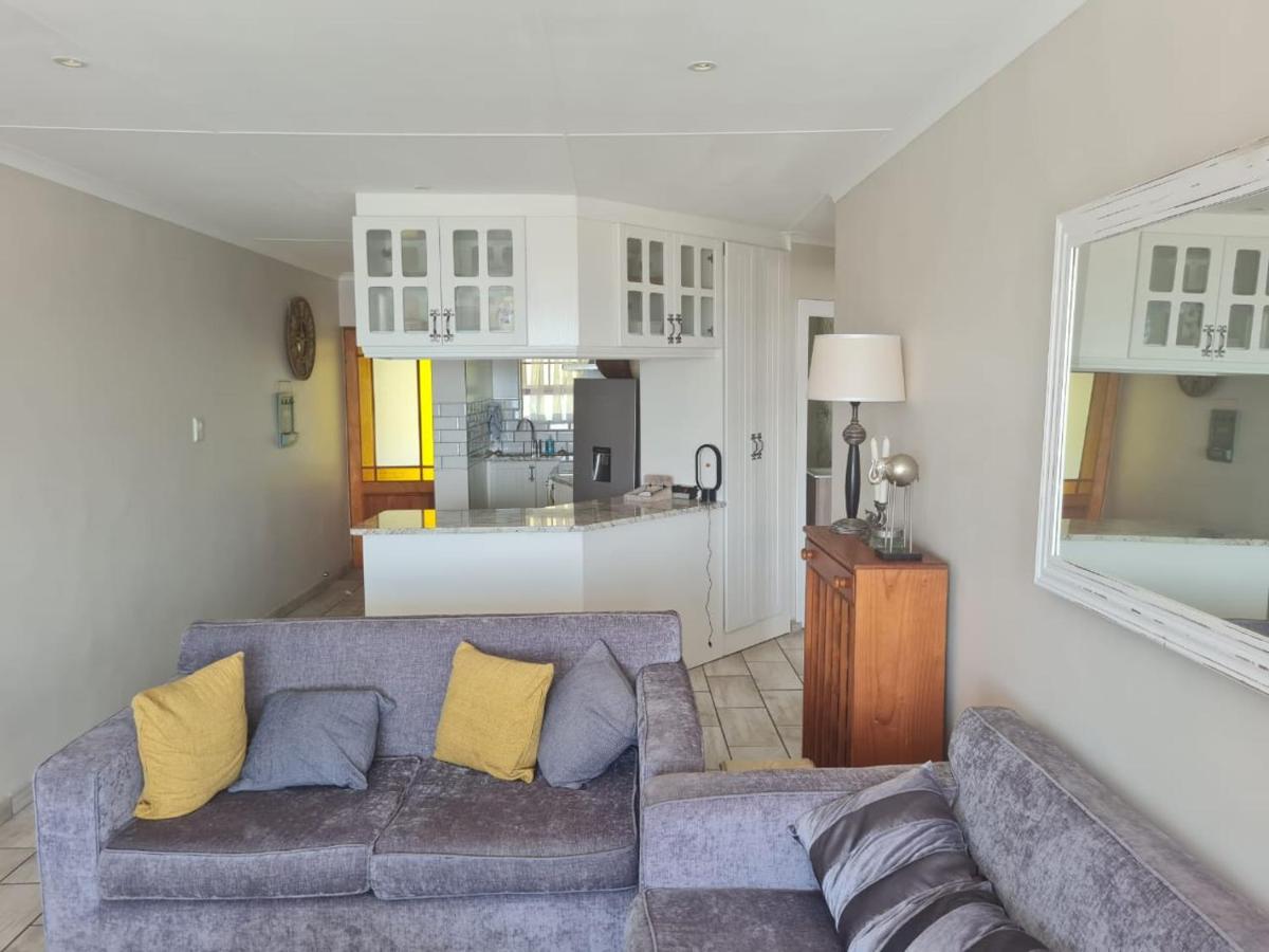 Point Terrace 18 - Housity