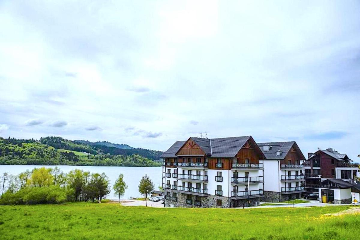 Apartament33 Luxury View Centralny Widok na jezioro sauna, siłownia - 100 metrów od Jeziora Czorsztyńskiego i ścieżki rowerowej Velo Czorsztyn obok Kluszkowce Ski - Housity
