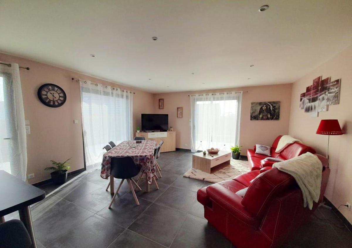 Maison confortable a Coltines 80 m² avec jardin spacieux - Housity