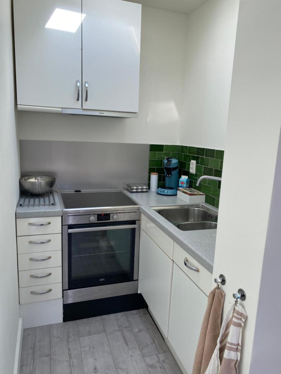 Queens Romantic Beachhouse - Housity