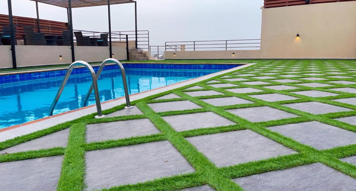 Tripper Inn Hotel - Housity