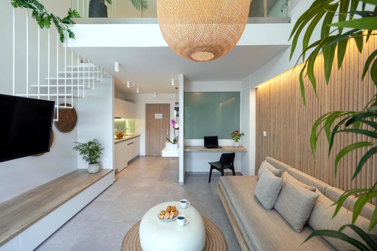 White Swan - Housity