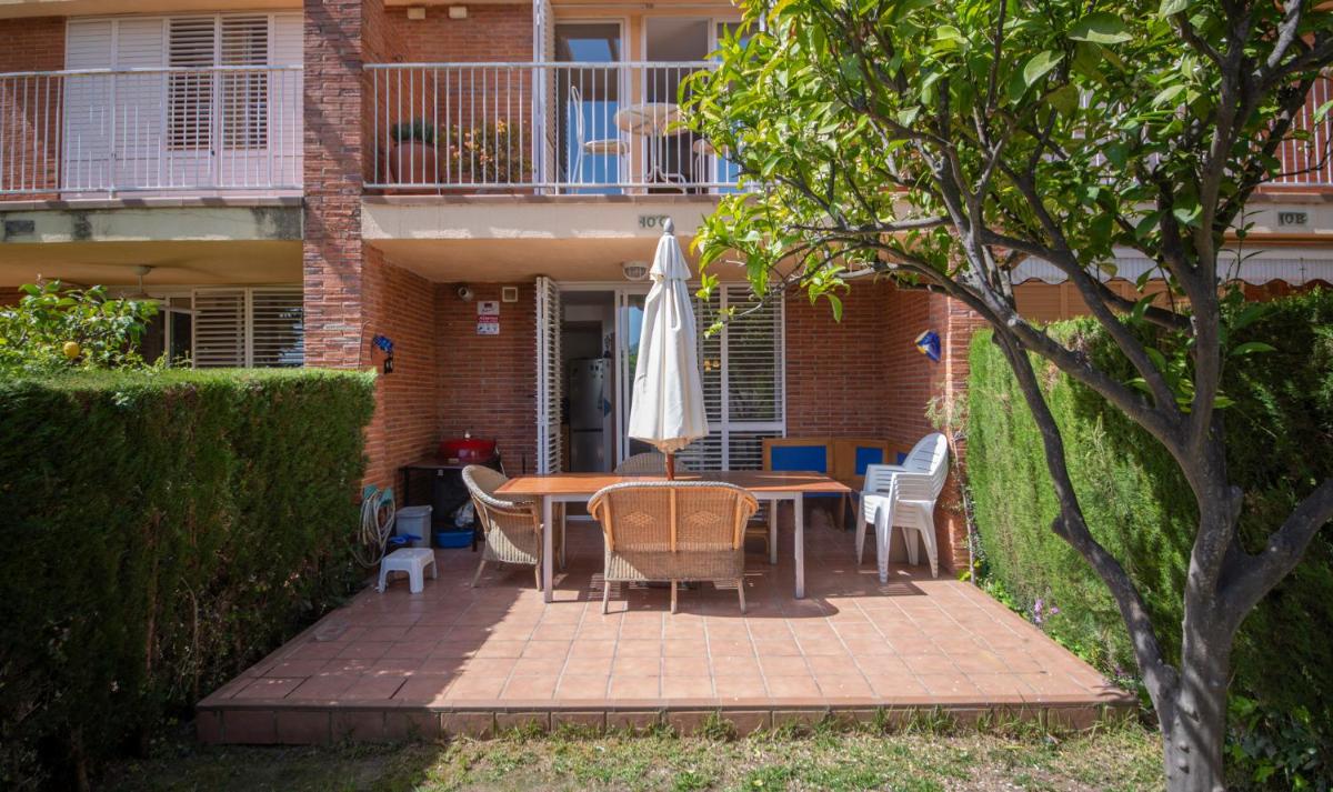 TarracoHomes, TH151 Casa Familiar con Terraza y Piscina en Tamarit - Housity
