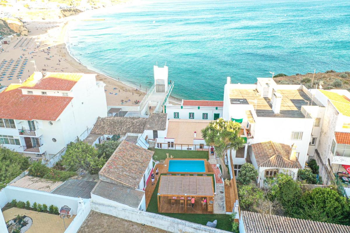 Elevator's Beach House - Housity