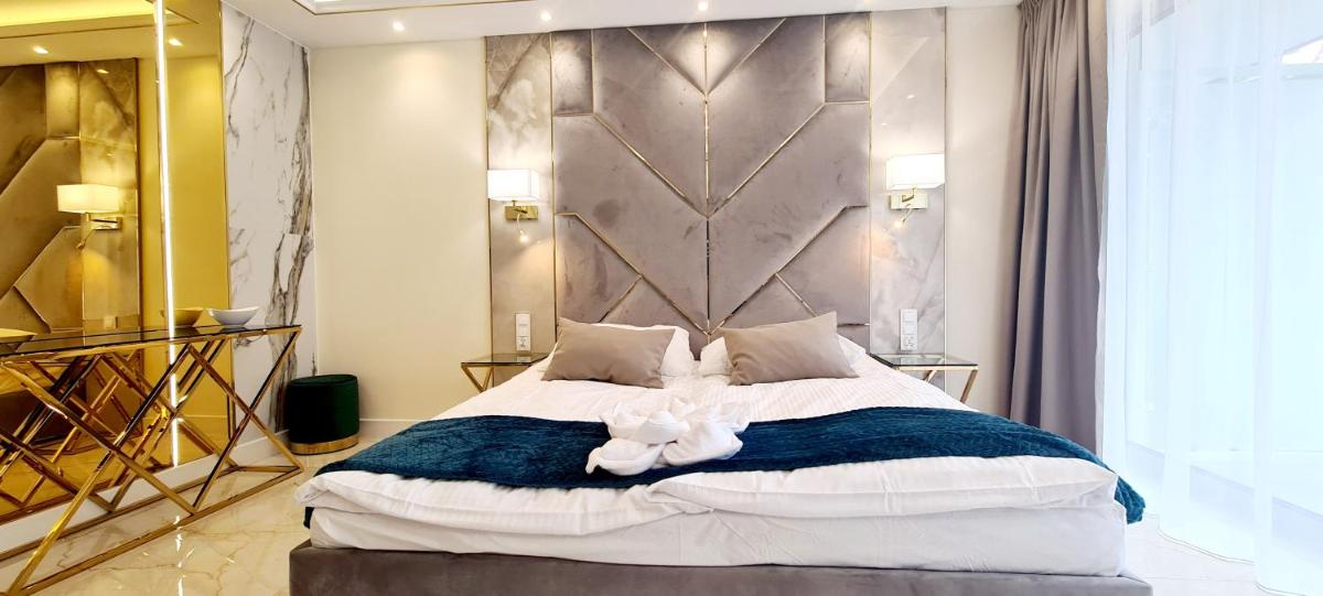 Adonis Beach - Housity
