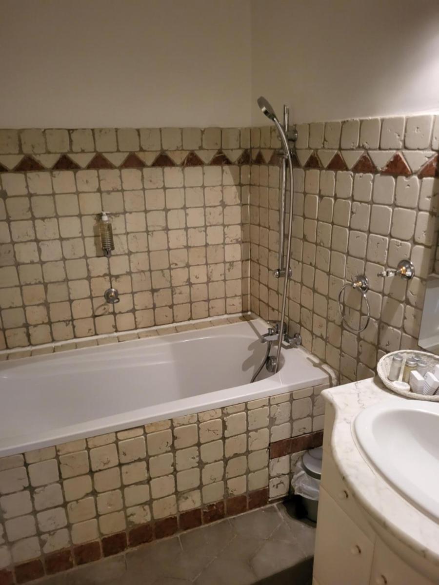 Salle de bains dans l'établissement Le Castellas Hotel & SPA - TERITORIA