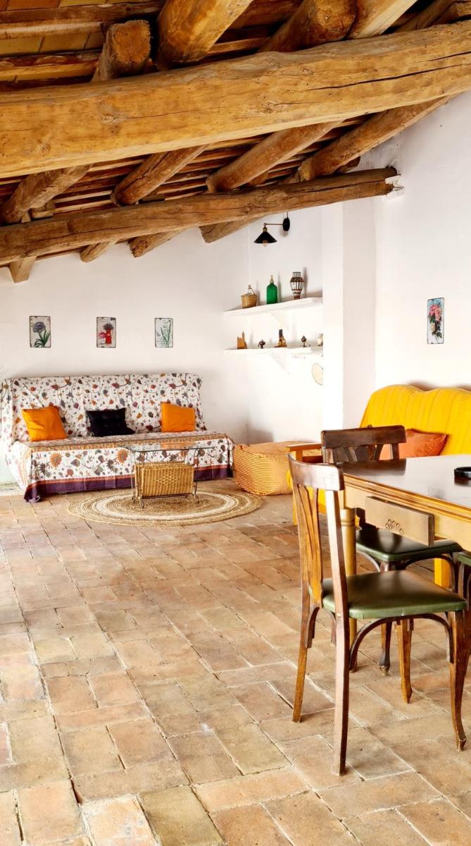 Can Mateuet - House Rental by Season - Housity