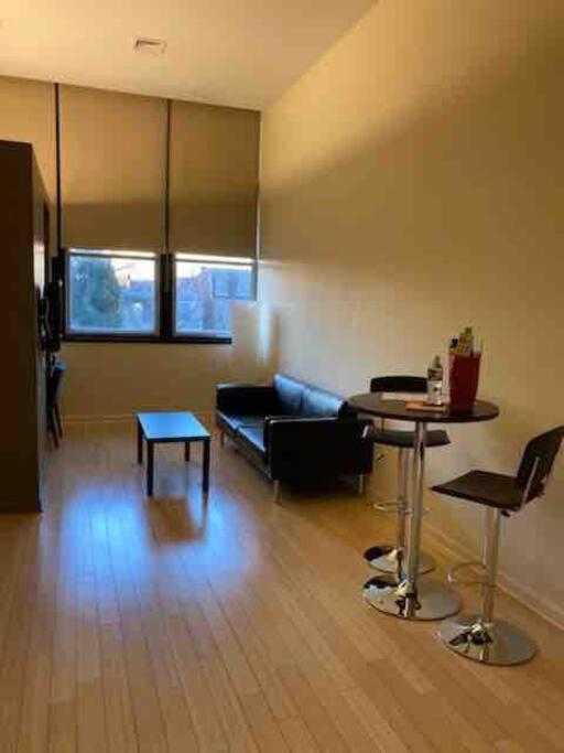 Lofts at 909 - Housity