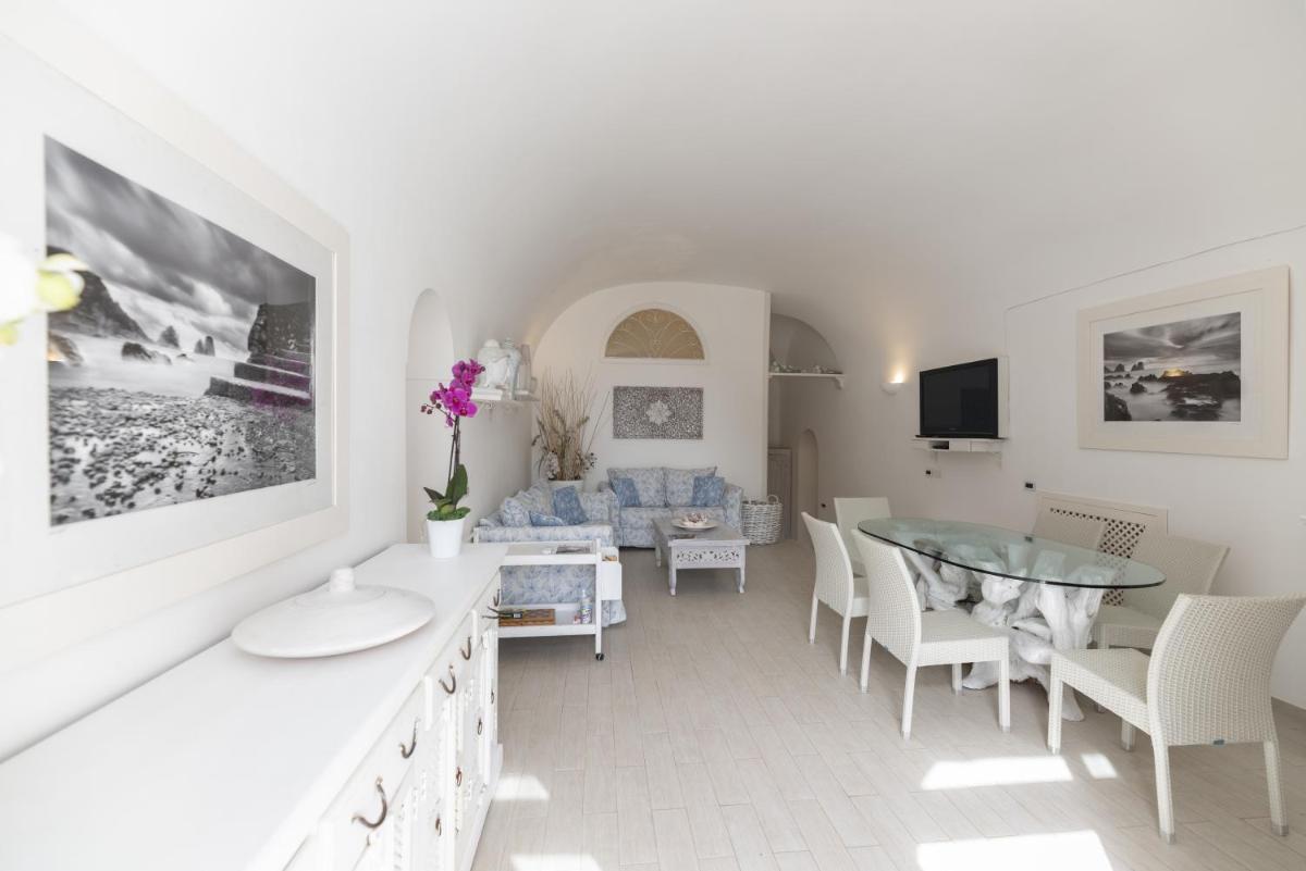 Capri center holidays - Hizvo