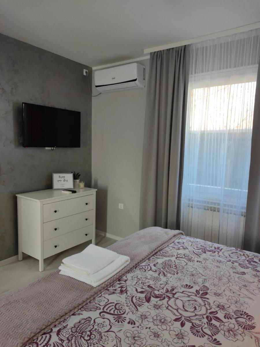 Flora Apartment - Housity