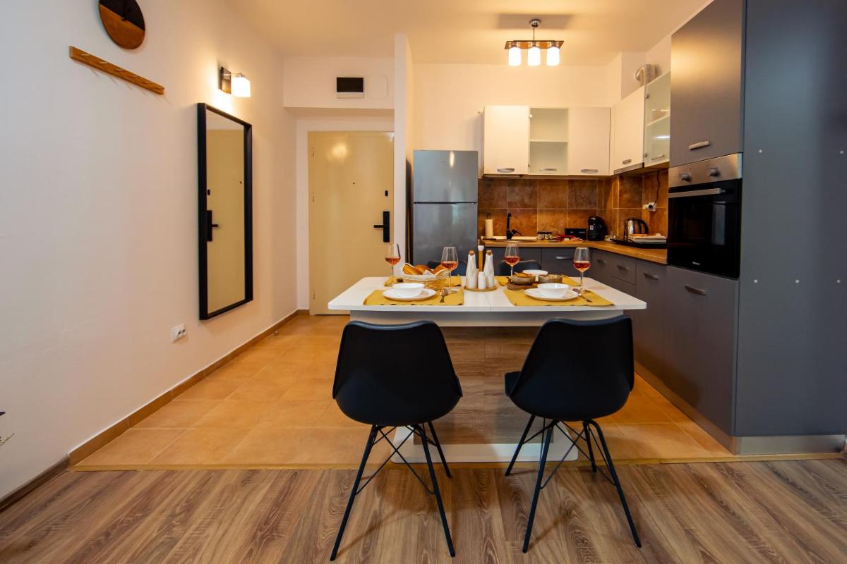 Home & Garden with stunning view - Housity