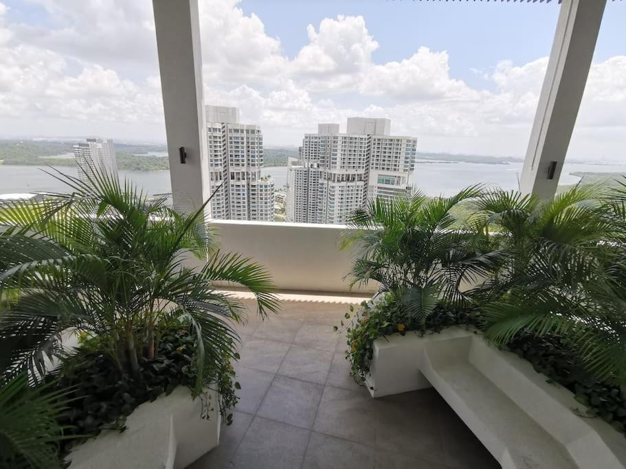 C0509 MUJI STYLE STUDIO Almas 100mbps Pool View Netflix By STAY - Housity
