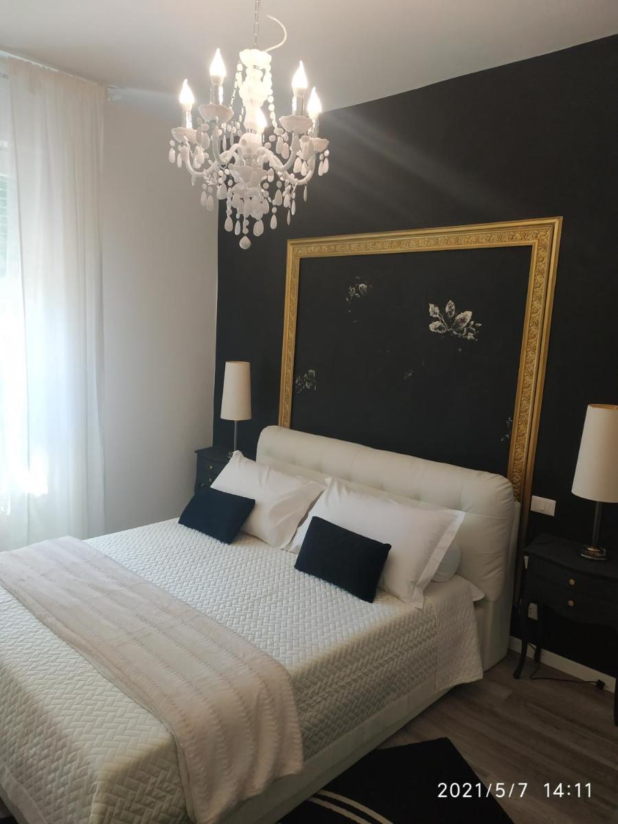 Aurora Flowers - Two rooms and free parking near center and train station - Hizvo