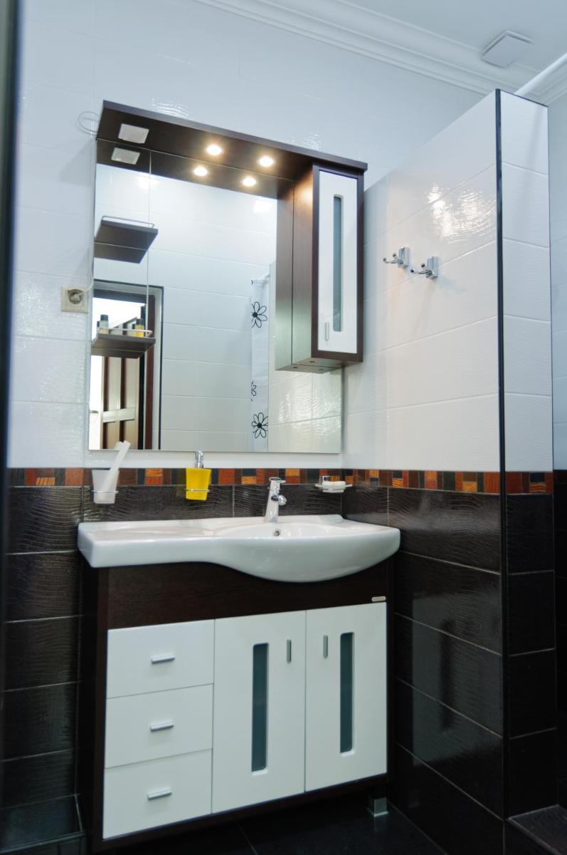 Pervy Dohodny Dom Korpus A - Housity