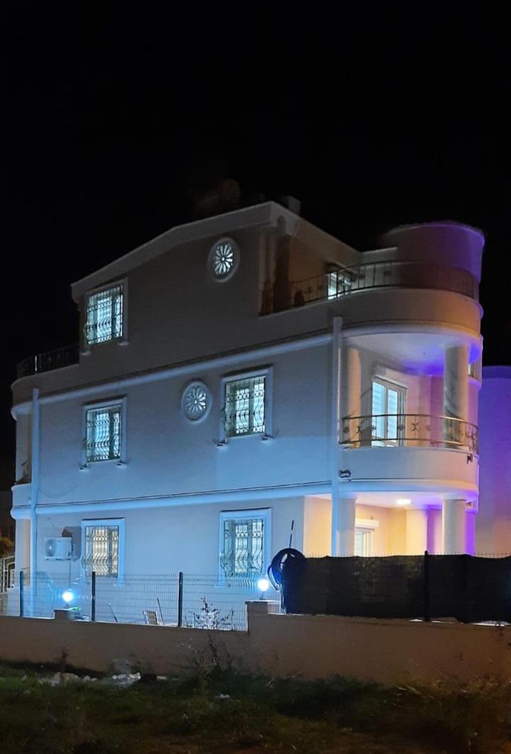 Private luxury 5 bedroom villa with pool - Housity