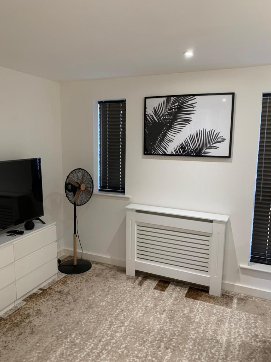 A BYK luxury modern home that sleeps 2 - 8 people - Housity
