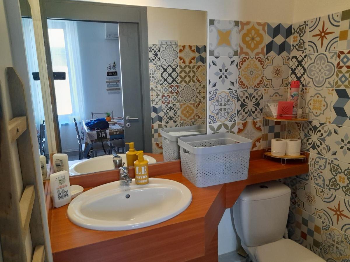 Studio mirabeau les halles 15m2 climatisation - Housity