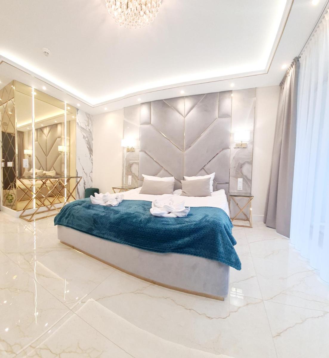 Adonis Beach - Housity