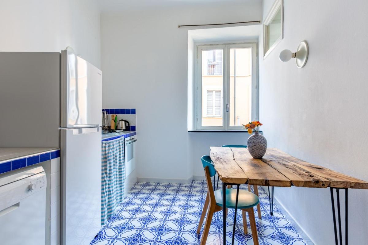 Porta Ticinese colorful apartment! - Housity
