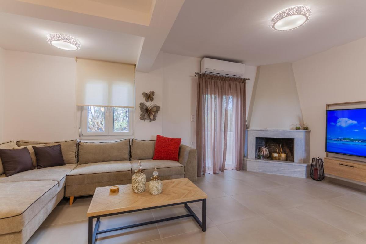 Gouves Family House with Jacuzzi - Housity