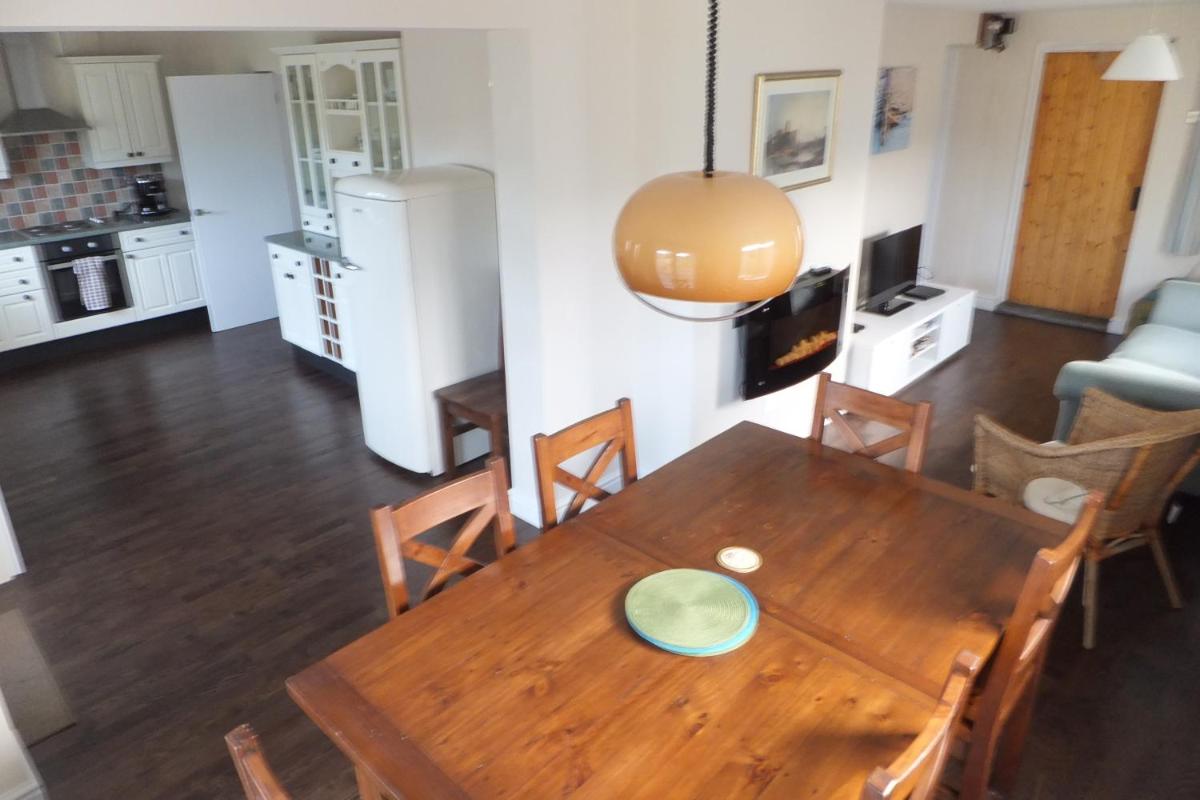 Anchor Cottage - Housity