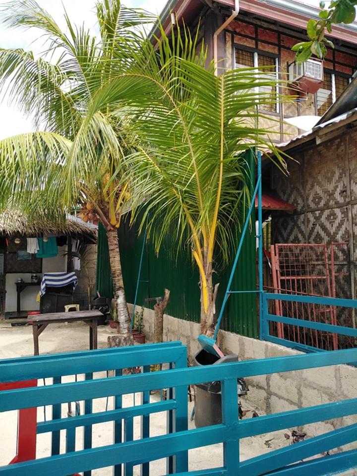 Badian Lambug Beach Beachfront Native Huts - Housity
