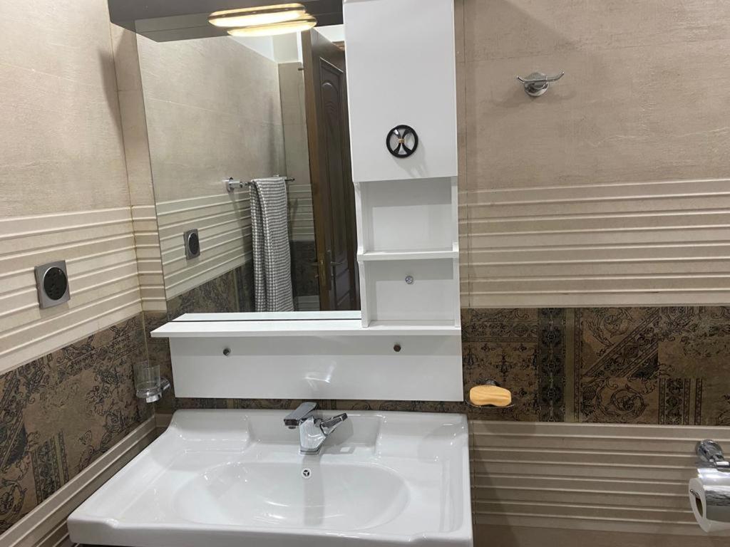 Suitetrails - Brand new 3 bedrooms furnished, Upper floor