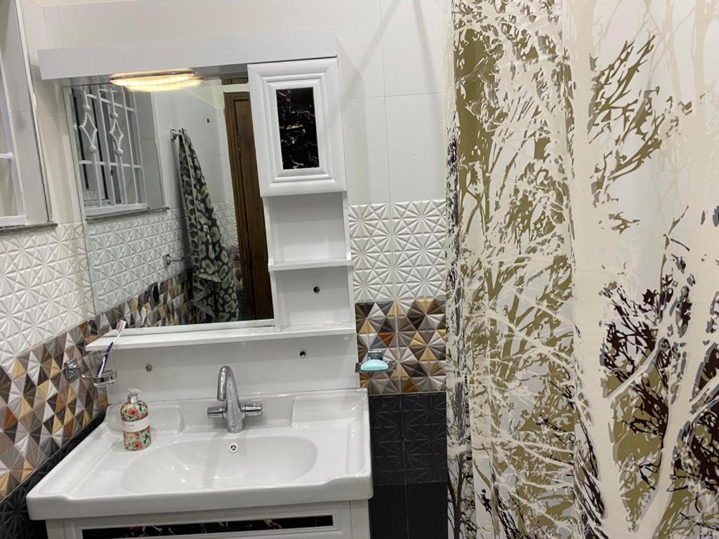 Suitetrails - Brand new 3 bedrooms furnished, Upper floor