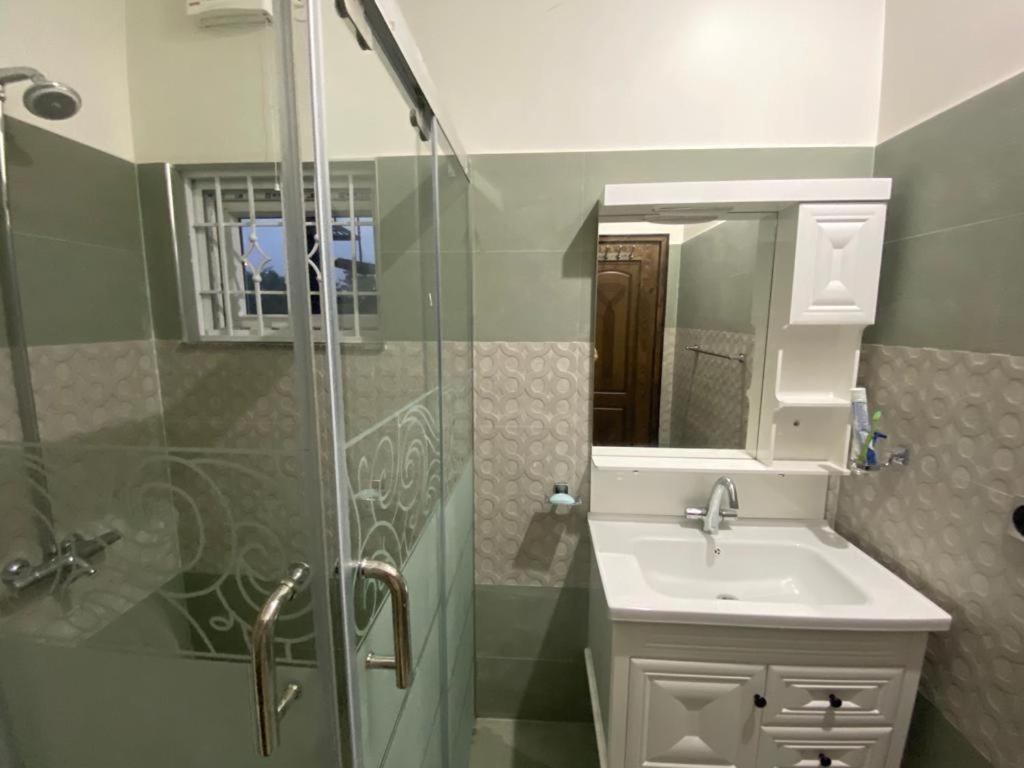 Brand new 3 bedrooms furnished, Upper floor - Housity