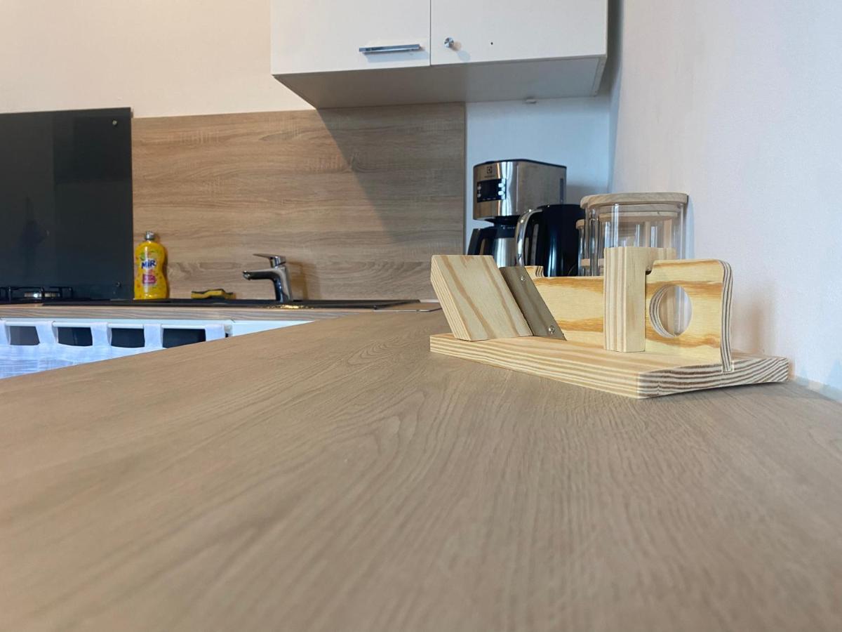 Appartement, parking gratuit, sortie, autoroute, la méridienne - Housity