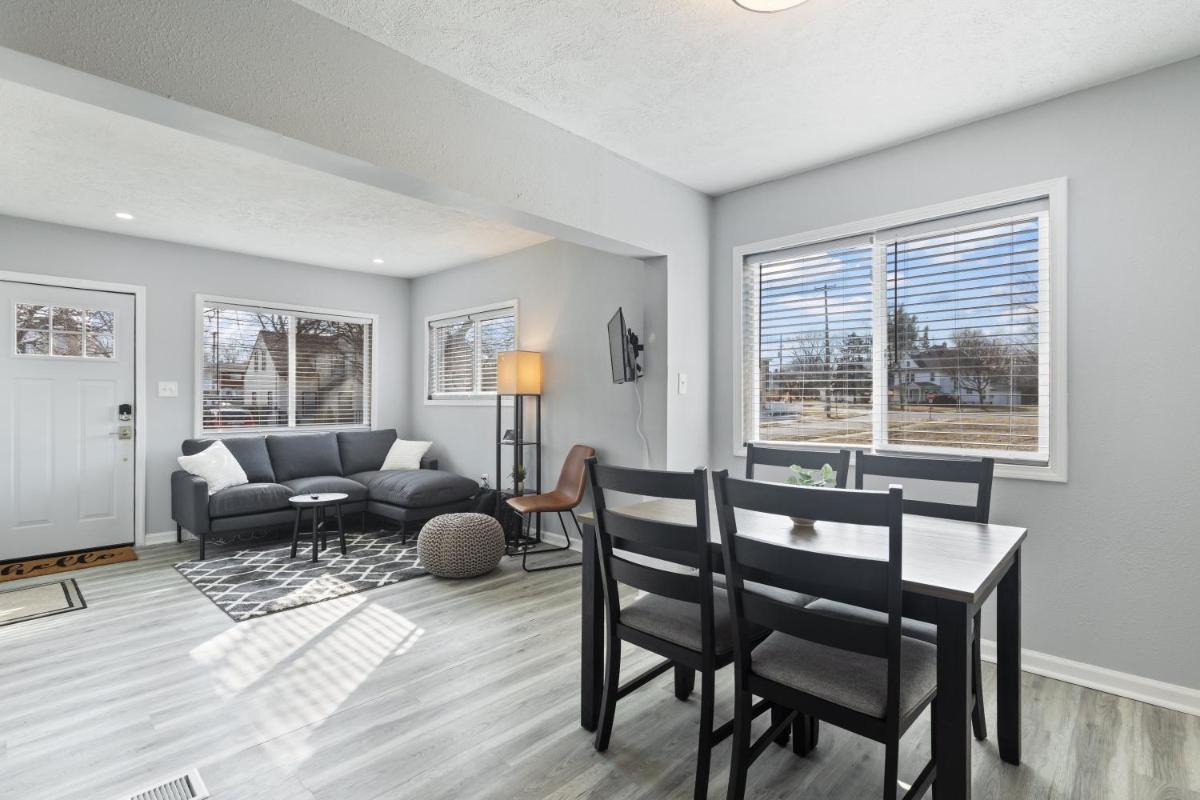 Entire Home Near MSU and Local Hospitals with Fast Wi-Fi & Dedicated Office - Housity