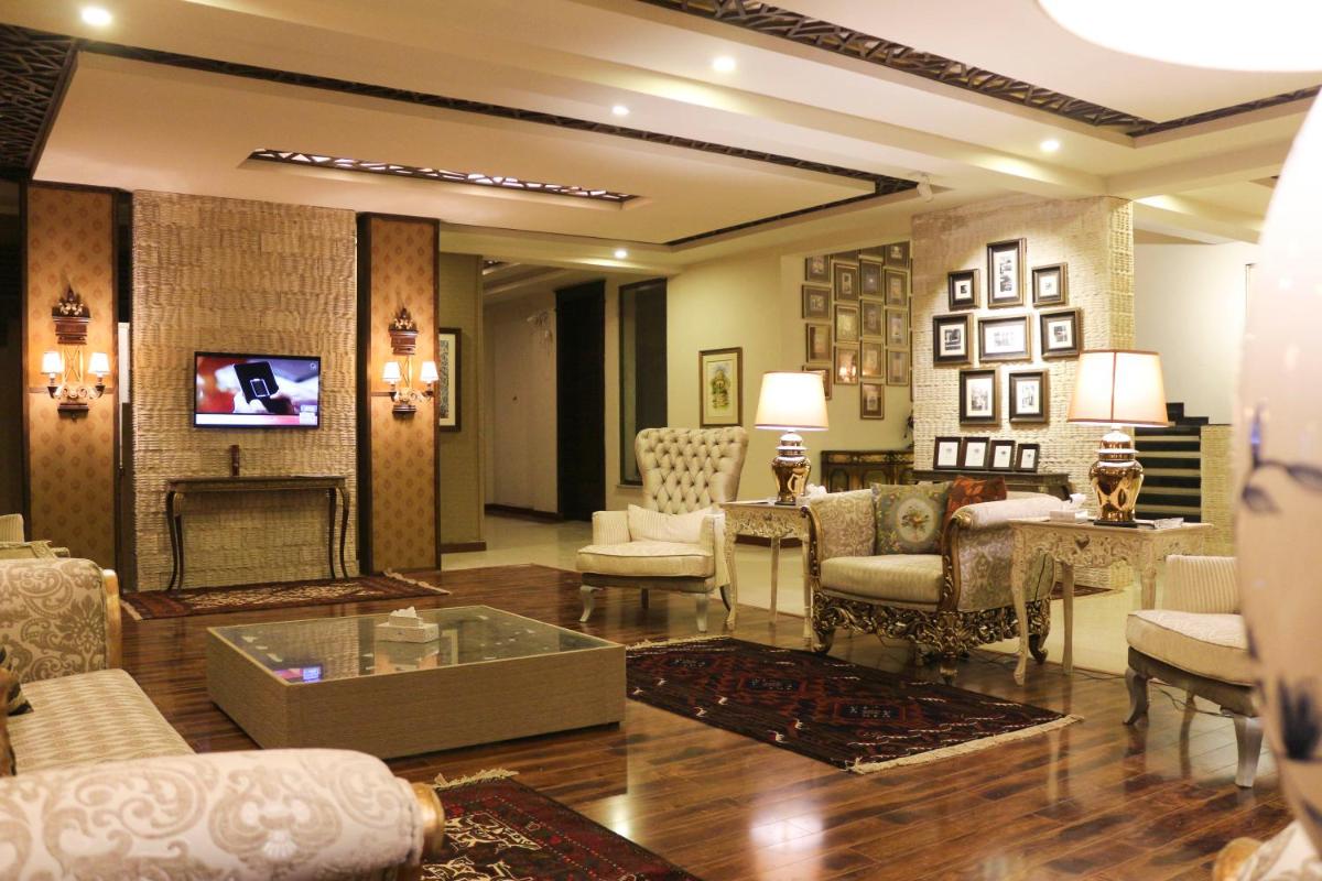 Shelton Rezidor Swat - Housity