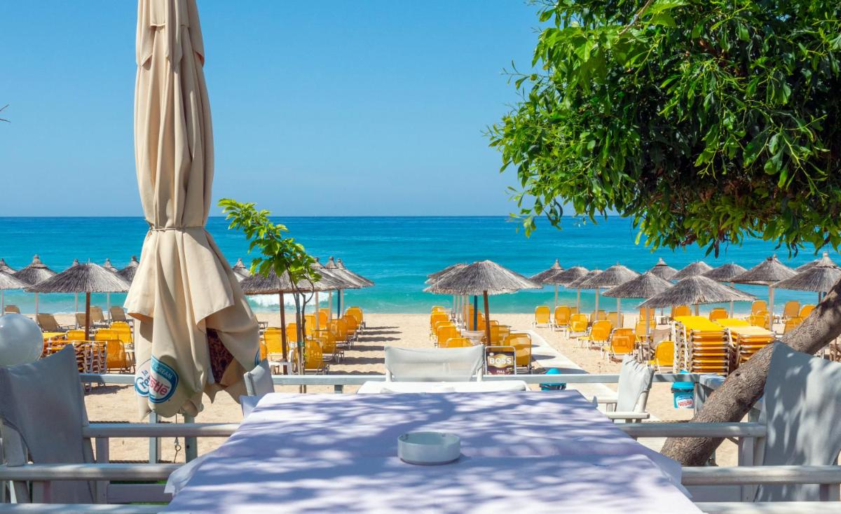 Hotel Loukas Vrachos - Housity