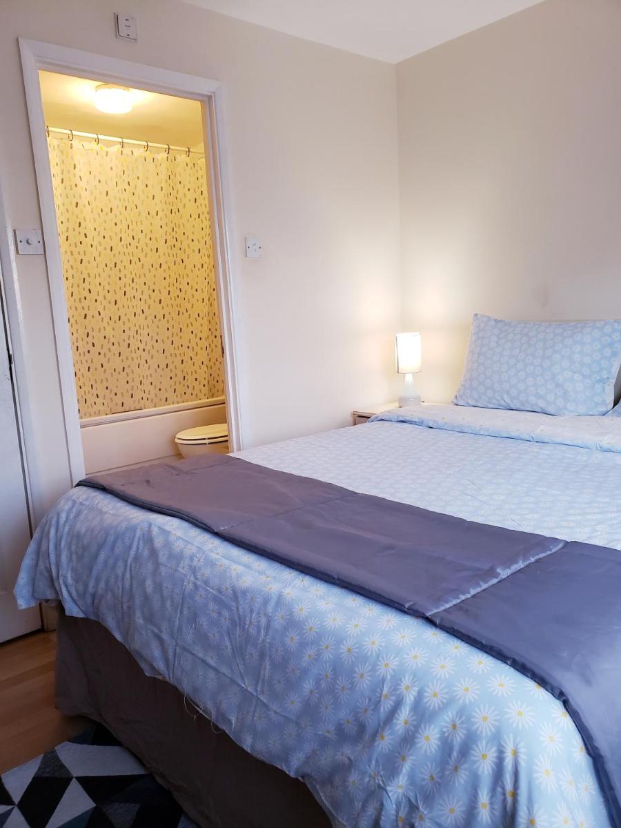 Ensuite Room near Canal - Housity