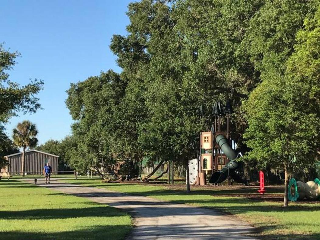Suitetrails - Pool closes 11pm! Close to Disney!